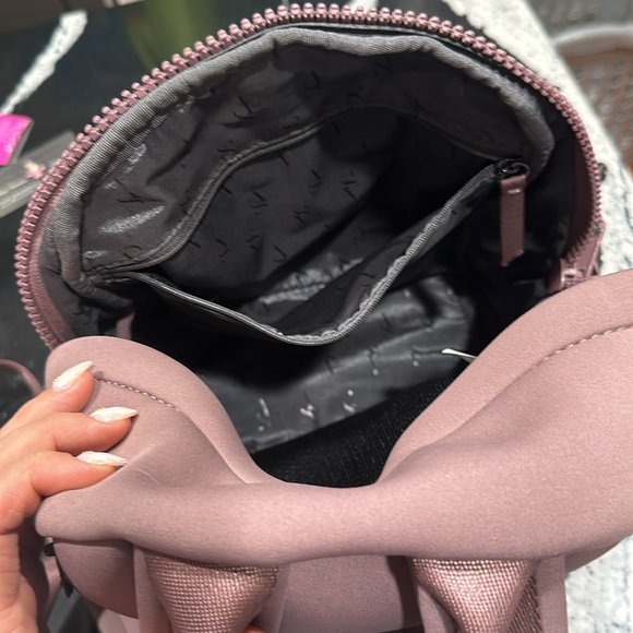 vera wang backpack - Picture 9 of 10